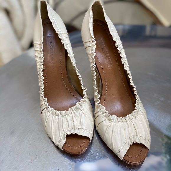 BCBGMaxazria stiletto beige heels - Picture 1 of 3